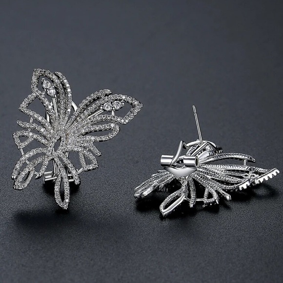 Swarovski Crystals Lever Back Butterfly Earrings The Zastsy - Picture 5 of 6